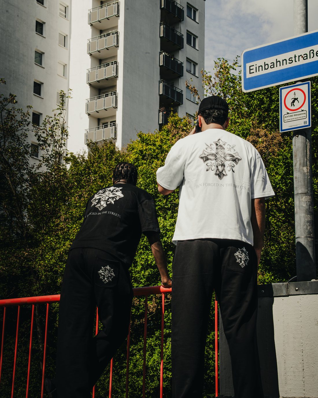 Two looks from behind on a Hamburg street
